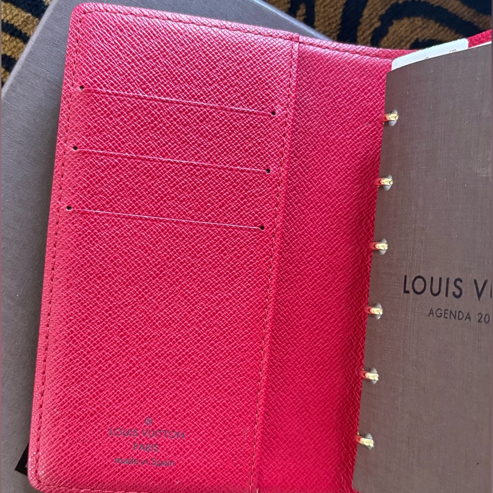 LV Takashi Murakami Cerises Agenda PM - Picture 4 of 14